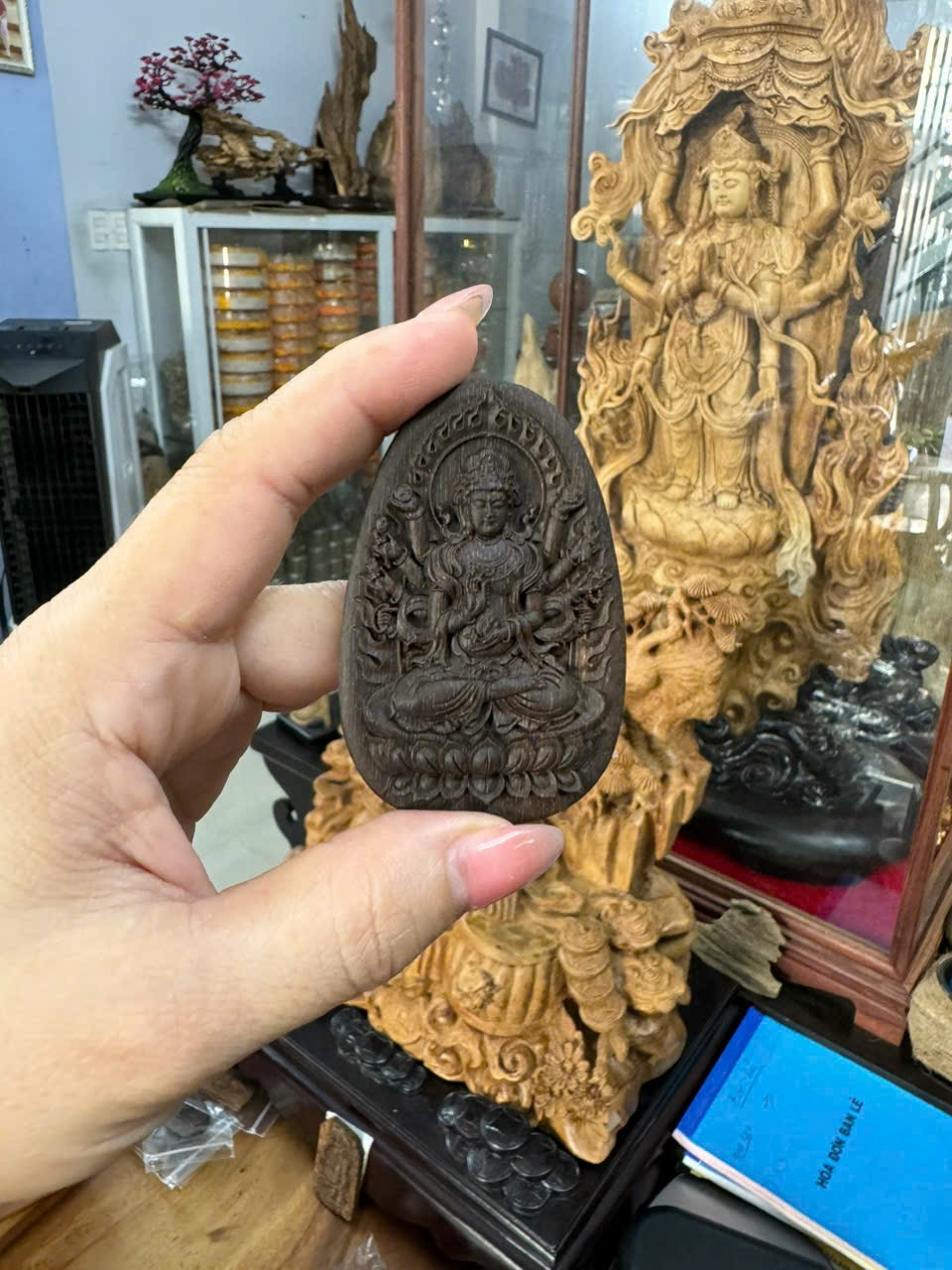 Tượng Phật trầm hương